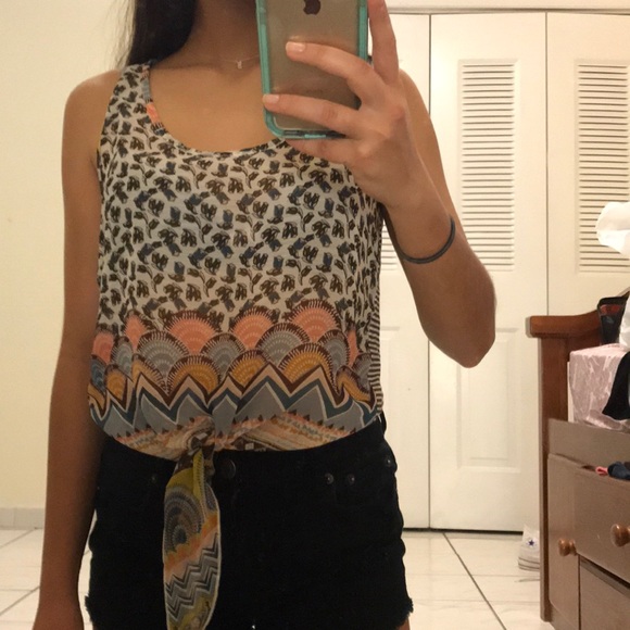 Top - Picture 2 of 3